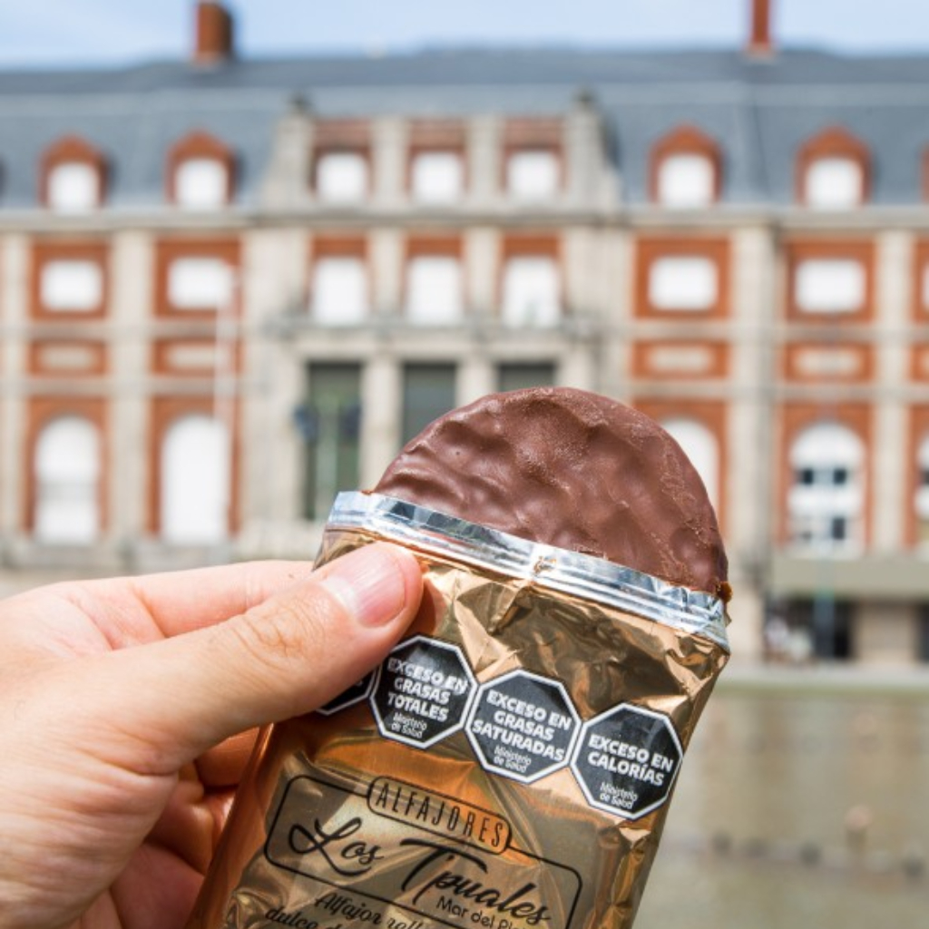 El alfajor Los T'Puales ganó el oro en el Mundial 2023 y ahora, por la crisis económica, debe cerrar su planta en Mar del Plata.