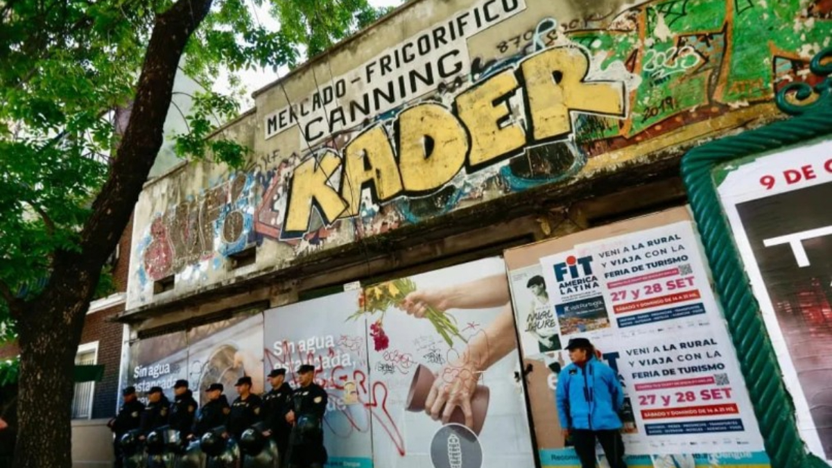 El viejo Mercado Canning estaba tomado desde hacía 14 años. El gobierno de CABA desalojó a los usurpadores y ahora intentará recuperar la estructura edilicia.