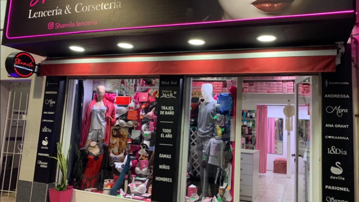 En Shamila Lencería de Caseros dan 3 y 6 cuotas sin interés, o 20% de descuento pagando en efectivo indicando la promoción del Día de la Madre en Tres de Febrero.