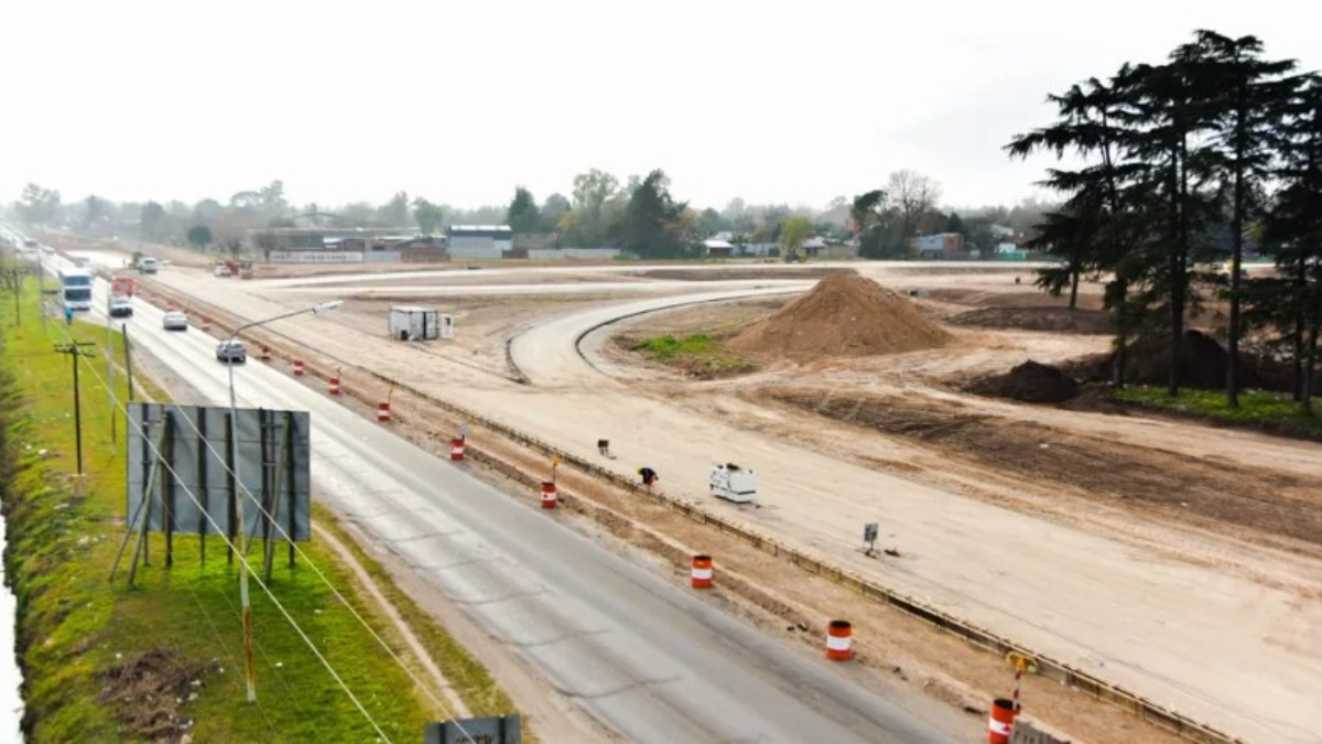Las obras de la Autopista Presidente Perón fueron frenadas por completo por orden de Javier Milei en diciembre de 2023. DEsde entonces, el gobierno de Axel Kicillof pide hacer las obras.