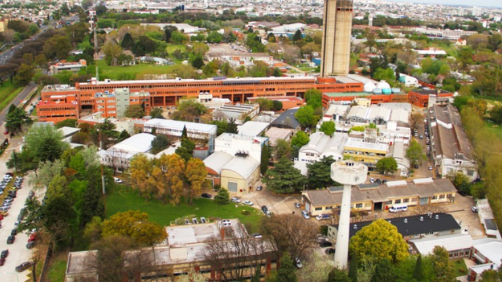 Las puertas del Centro Atómico Constituyentes, en Avenida General Paz 1499, en San Martín, estarán abiertas al público mañana de 11 a 17 con entrada libre y gratuita.