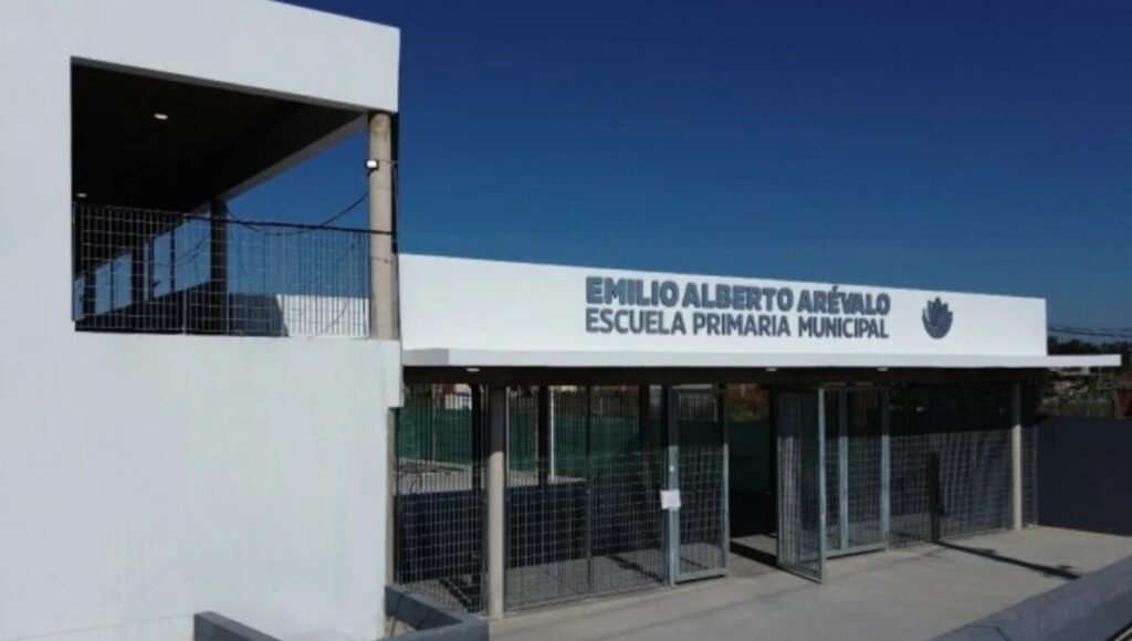 Maquinista Savio, Escuela Primaria Municipal de Escobar
