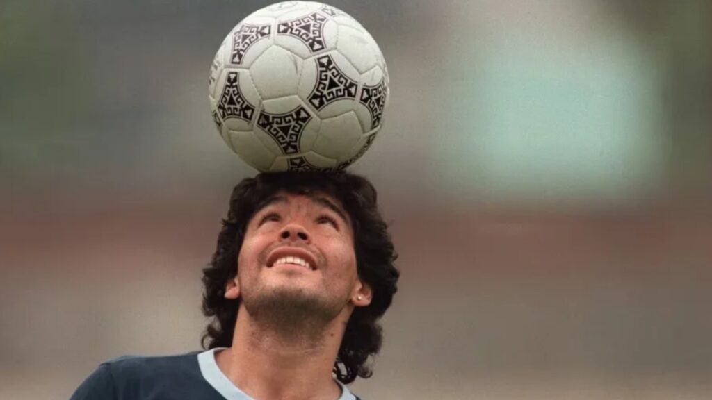 Merlo, Experiencia Maradona