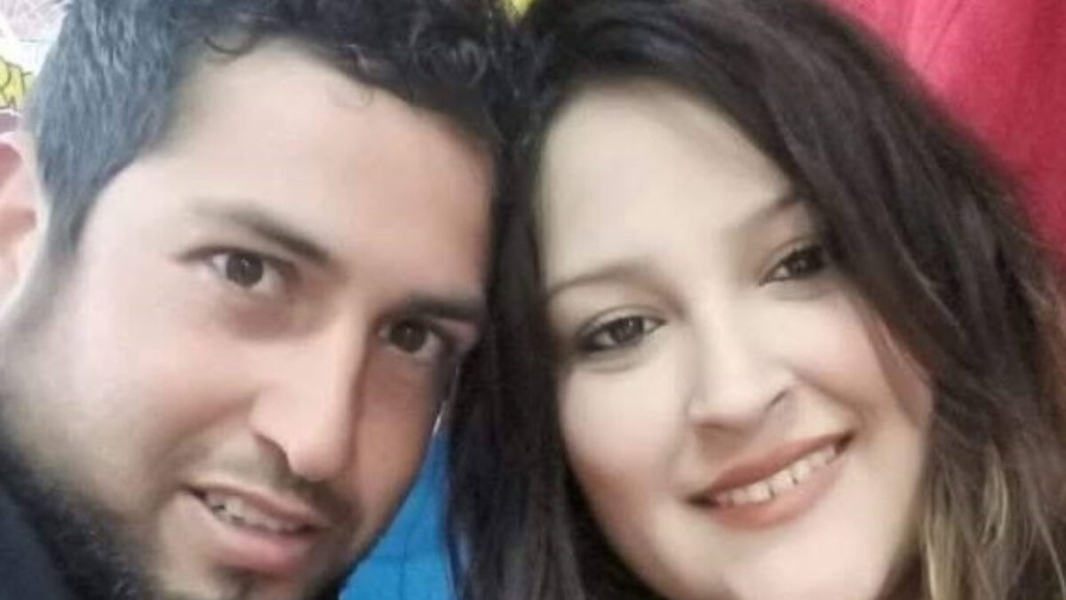 Eliana Ramírez (31) y Renzo Benítez (37) estaban casados y tenían tres hijos. Una camioneta Amarok los chocó y los mató a ambos en José C. Paz,
