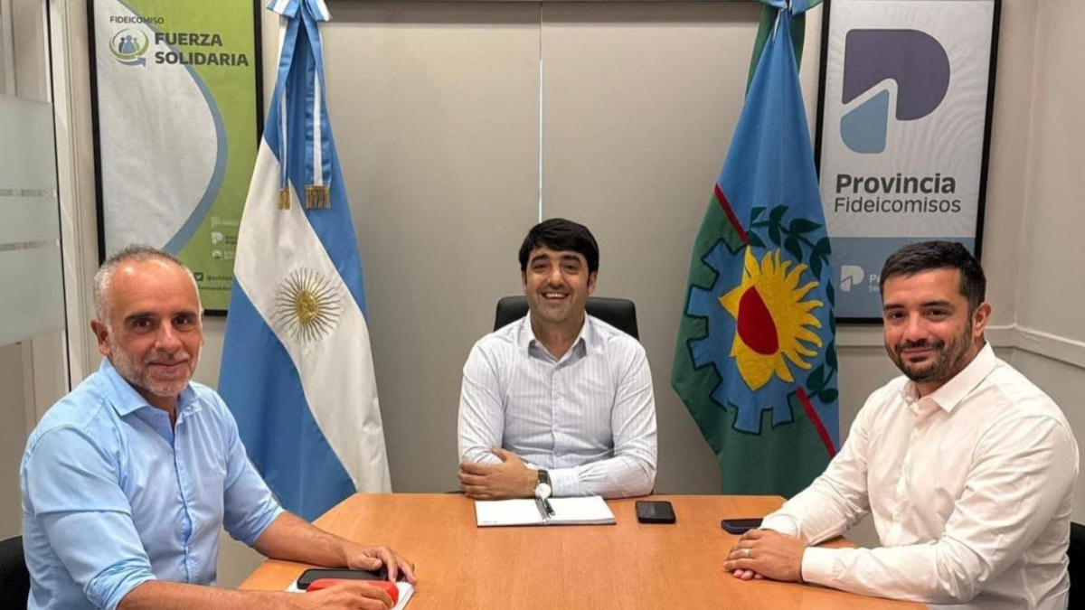 Distanciado del intendente Julián Alvarez, el titular del Concejo Deliberante de Lanús, Agustín Balladares, mantuvo un encuentro con Juan Ignacio Cárccamo, de Fuerza Solidaria.