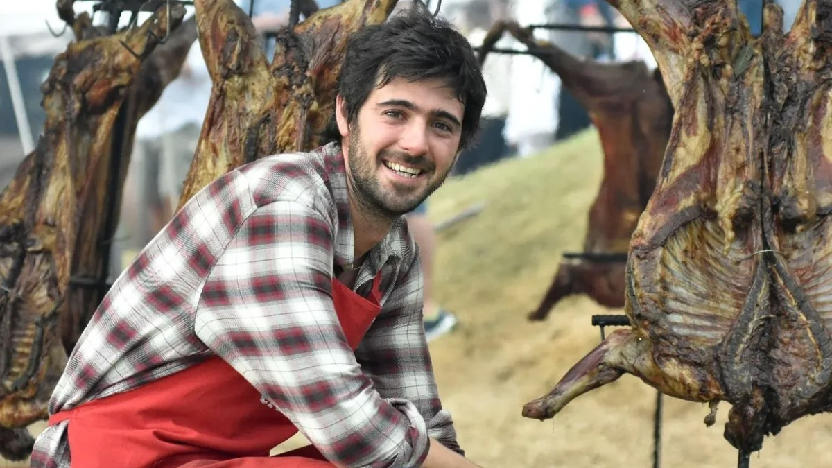 Luciano Luchetti, el "Laucha" es el linder de la comunidad de Locos x el Asado, que llega a San Isidro con un mega festival en el Hipódromo de San Isidro.