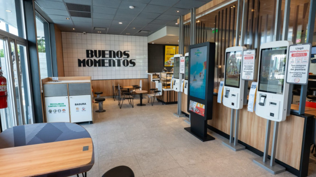 El nuevo McDonald's de Moreno estará ubicado sobre Acceso Oeste y Avenida del Libertador, y abrirá sus puertas mañana viernes 28 de noviembre.