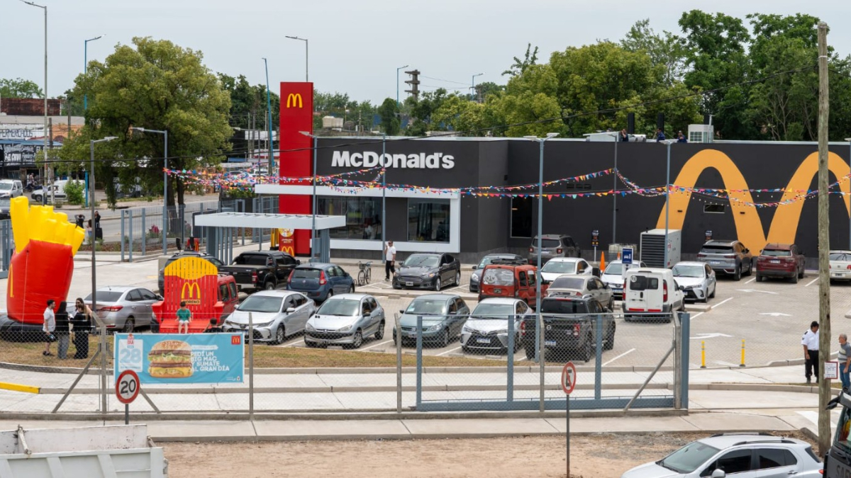 El nuevo McDonald's de Moreno estará ubicado sobre Acceso Oeste y Avenida del Libertador, y abrirá sus puertas mañana viernes 28 de noviembre.