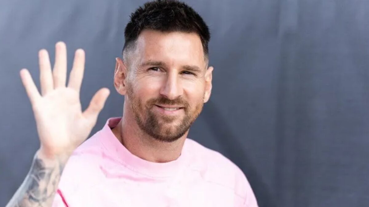 Messi, Tristán Suárez