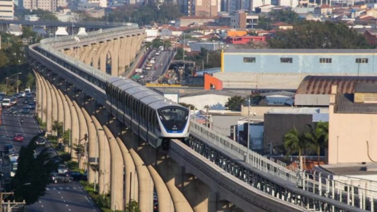 Jorge Macri tiene en mente construir un monorriel sobre la General Paz -en la foto, el que funciona en San Pablo, Brasil- para descomprimir el tránsito en CABA.