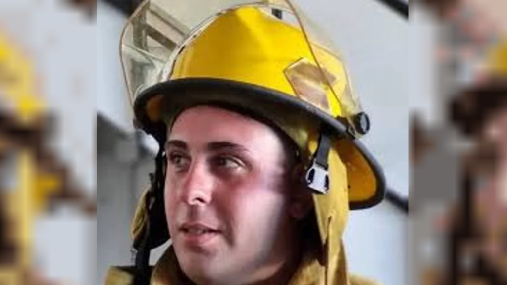 Matías Di Paolo, conocido afectuosamente como "Dipa". El joven era vecino de Villa Bosch y formaba parte del cuerpo de Bomberos Voluntarios de Tres de Febrero desde hacía poco más de dos años.