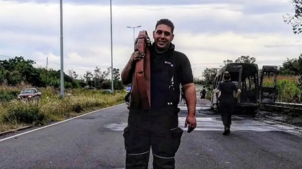 Matías Di Paolo, conocido afectuosamente como "Dipa". El joven era vecino de Villa Bosch y formaba parte del cuerpo de Bomberos Voluntarios de Tres de Febrero desde hacía poco más de dos años.