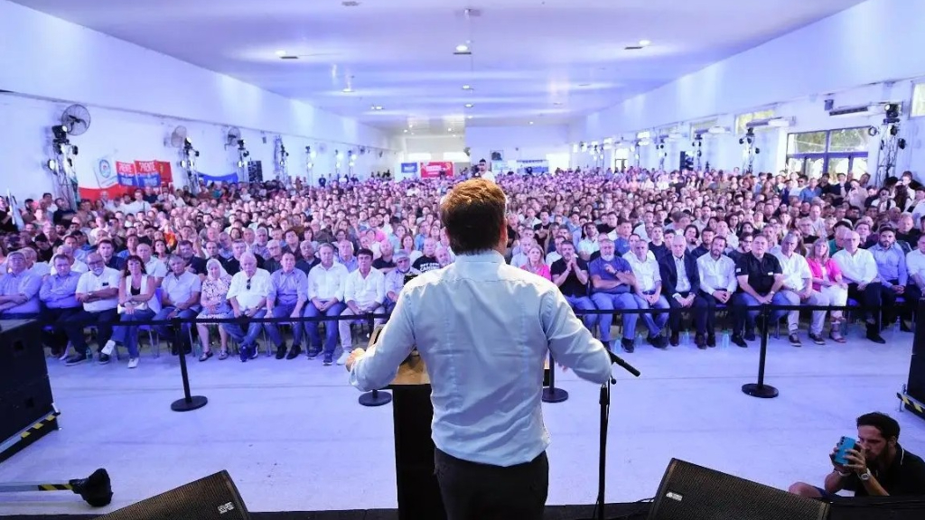 Axel Kicillof lanzó su Movimiento Derecho al Futuro para armar una alternativa plurar a nivel nacional contra el gobierno de Javier Milei de cara a 2027.