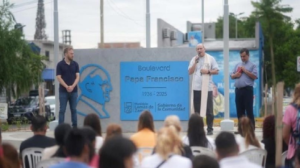 Lomas de Zamora, Boulevard Papa Francisco , epacios verdes