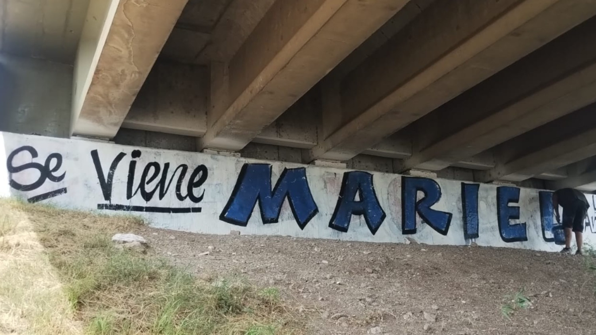 Las pintadas de la intendenta de Moreno, Mariel Fernández, aparecieron en diferentes puntos del conurbano bonaerense.