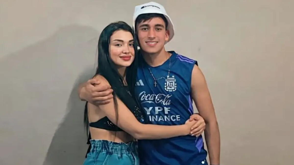 Narela Barreto y su hermano Santiago, en una de las últimas fotos juntos antes de la muerte de la chica de Banfield en Los Angeles, Estados Unidos.