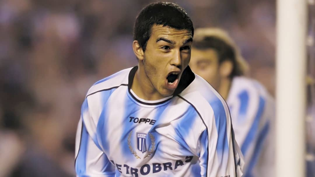 Una postal de Gabriel Batistuta en La Bombonera: un domingo a la mañana de 1991, en el que Boca goleó 6-1 a Racing.