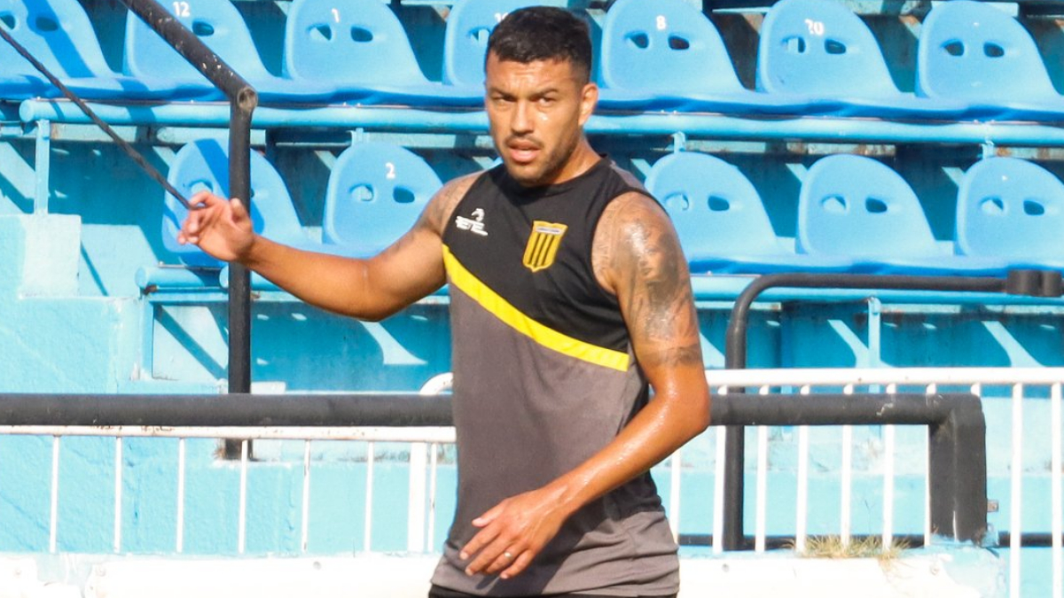 Gustavo Cabral, Almirante Brown