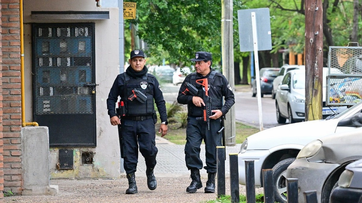 Escobar, armas, Byrna, fuerzas de seguridad, inseguridad