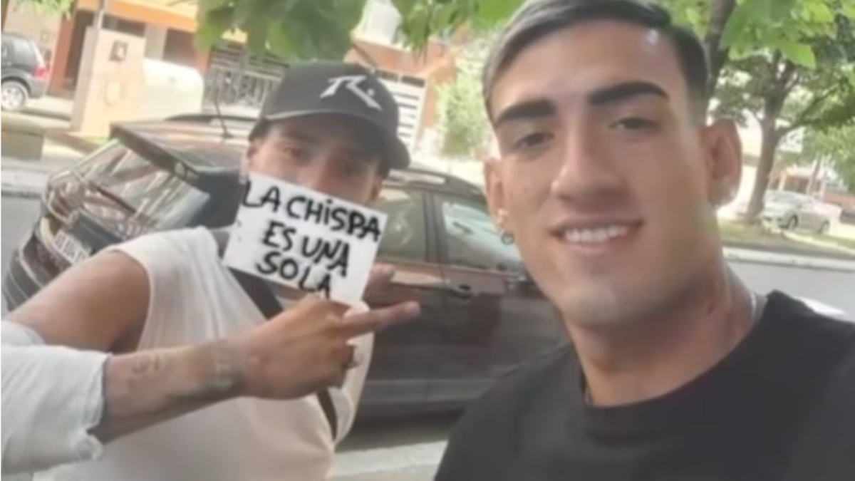 Lautaro Di Lollo, el crack de Boca que revolucionó las redes sociales tras un conmovedor gesto con un vendedor ambulante.