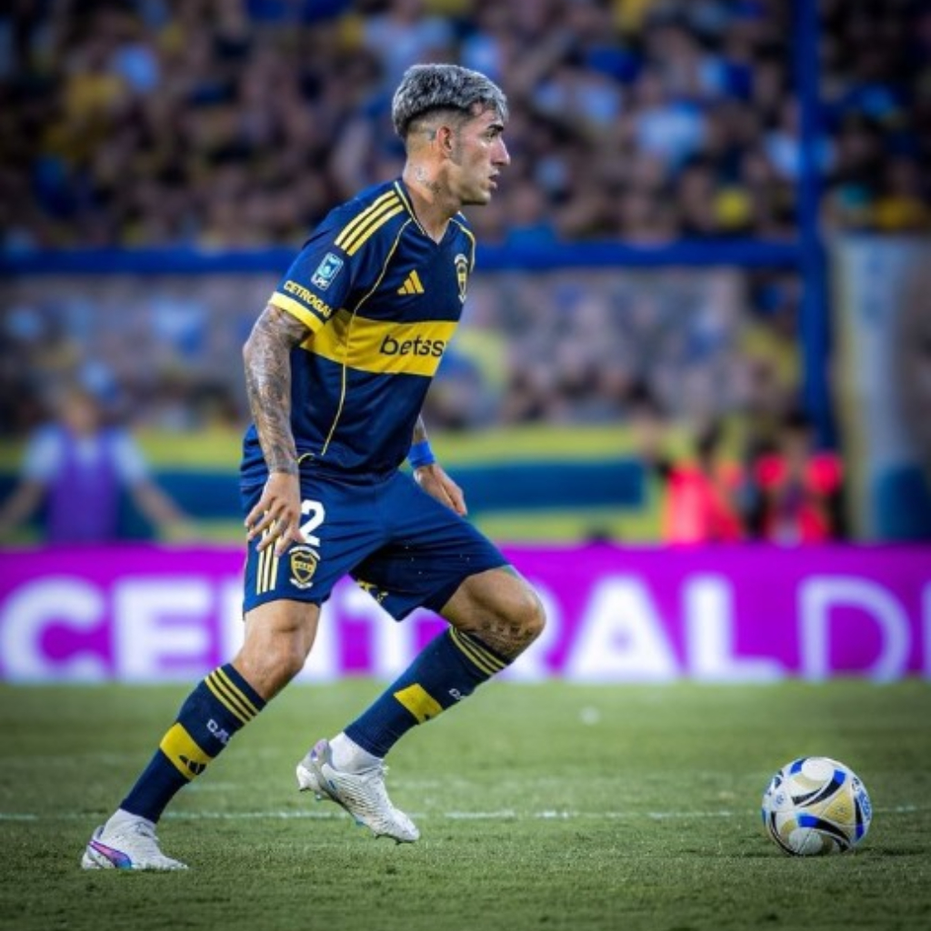 Lautaro Di Lollo, el crack de Boca que revolucionó las redes sociales tras un conmovedor gesto con un vendedor ambulante.