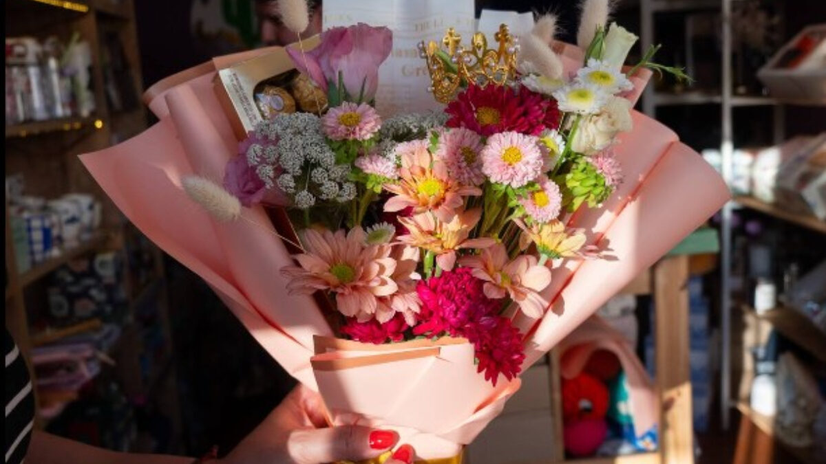 La regalería "A dónde nos lleva la vida" de Villa Bosch se sumó a otros comercios de Tres de Febrero y ofrece todo tipo de regalos por el Día de los Enamorados de san Valentín.