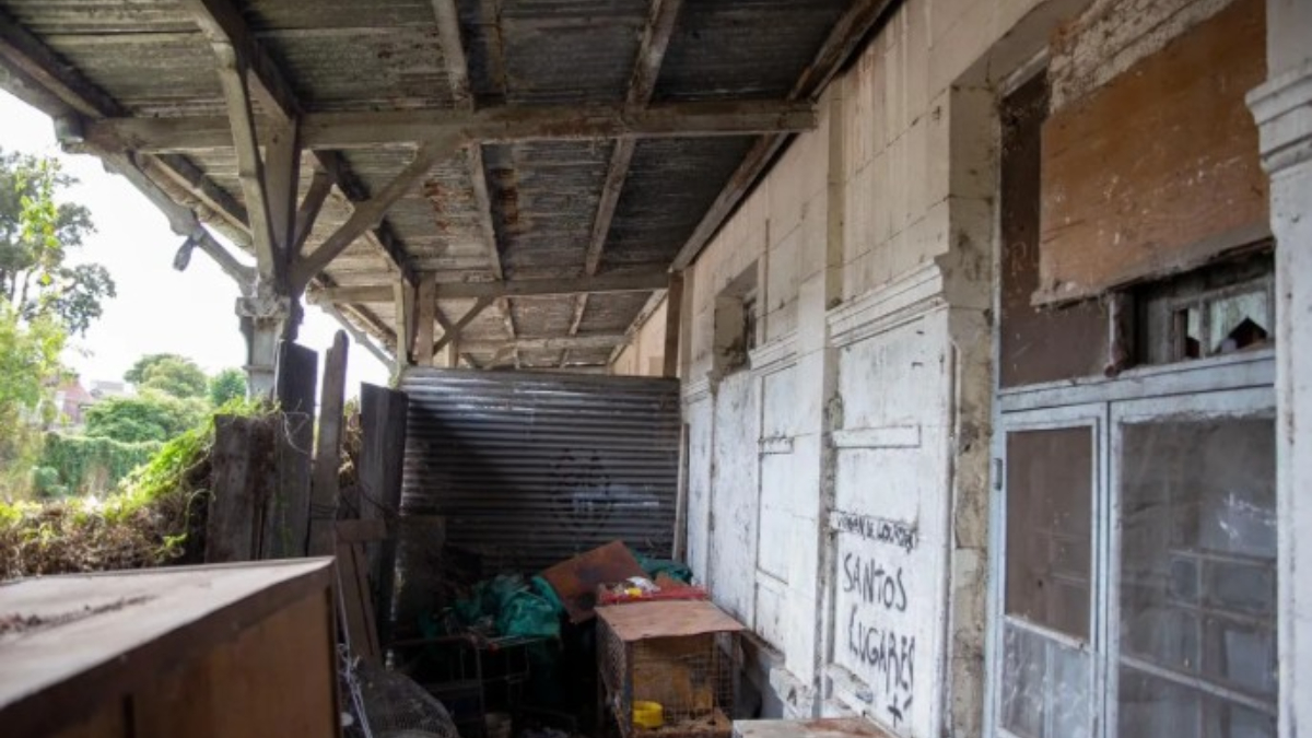 Tras años de abandono y gestiones ante las autoridades del Tren Urquiza, el Municipio de Tres de Febrero logró el permiso de uso de la vieja estación de Lourdes.