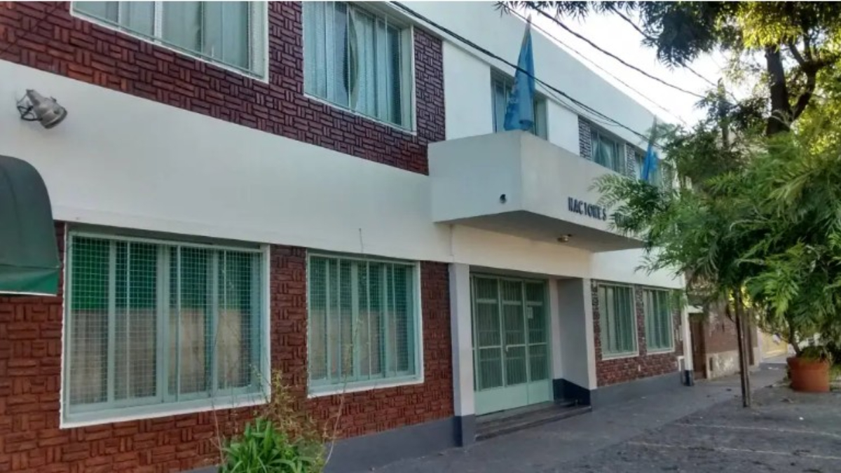 El Colegio Naciones Unidas, emblemática institución educativa de gestión privada ubicada en avenida Fleming 973, en Martínez, anunció el cierre definitivo