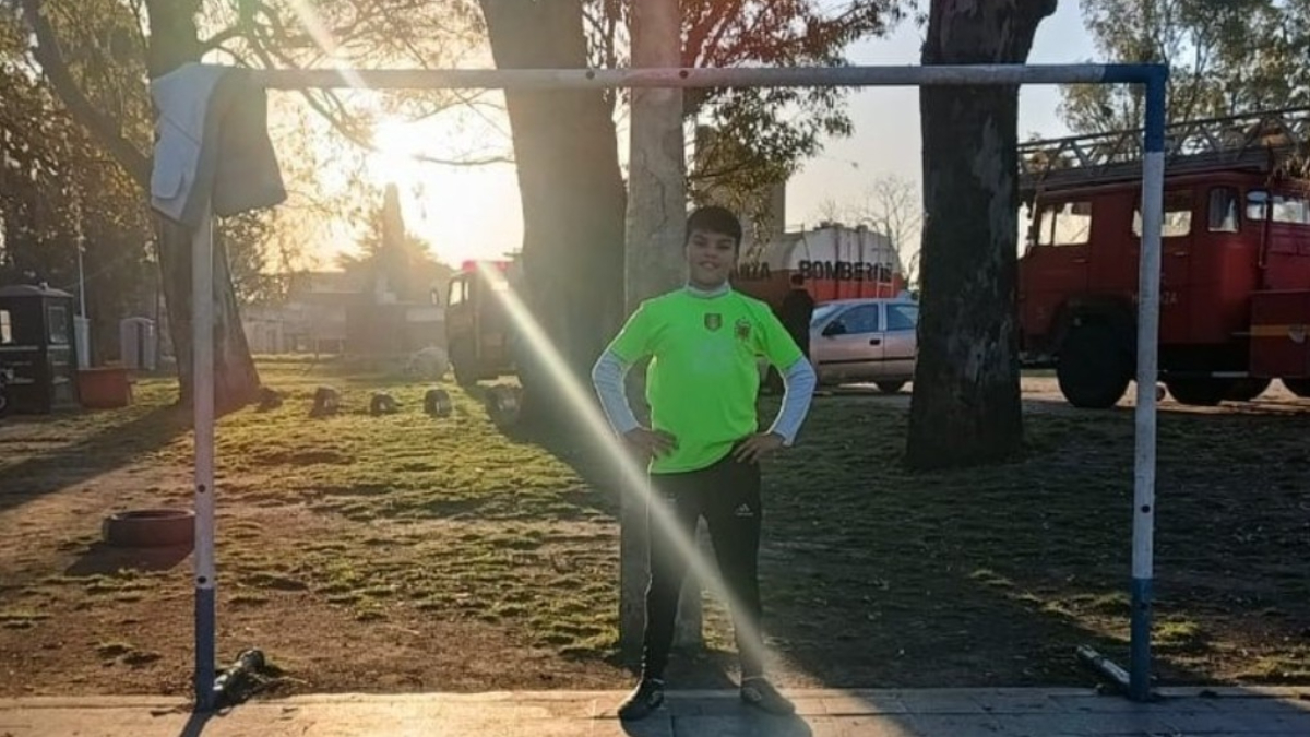 En enero pasado, Joaquín Gatto, de Ramos Mejía, jugaba con un grupo de exploradores en Junín de los Andes cuando una estructura cayó sobre su cuerpo. Dos días después falleció por las heridas provocadas por el impacto. Hoy sus padres impulsan la "Ley Joaquín".