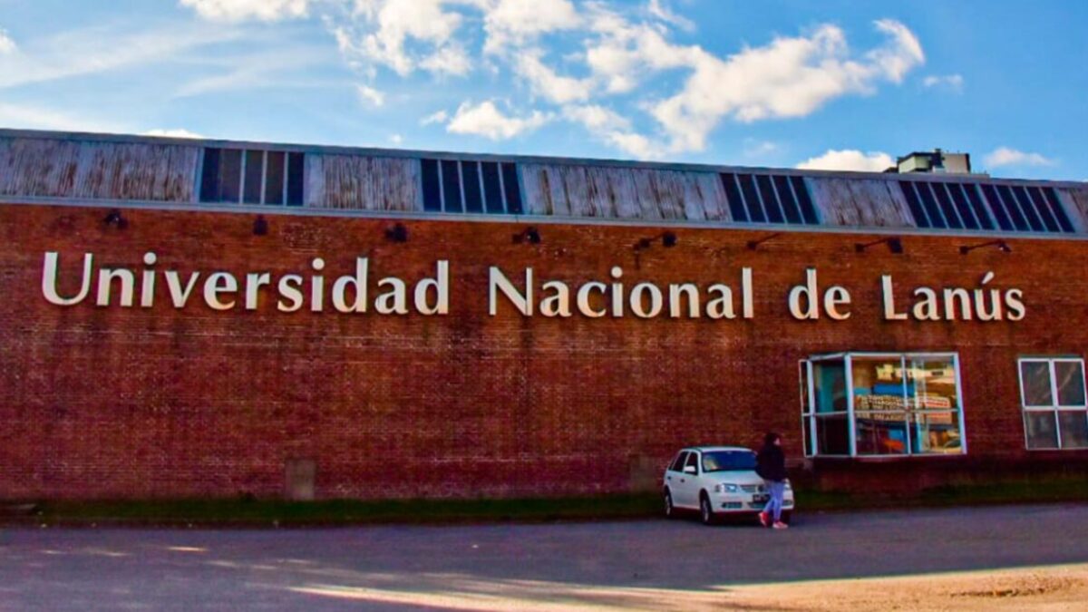 UNLa, docente, estudiantes libertarios