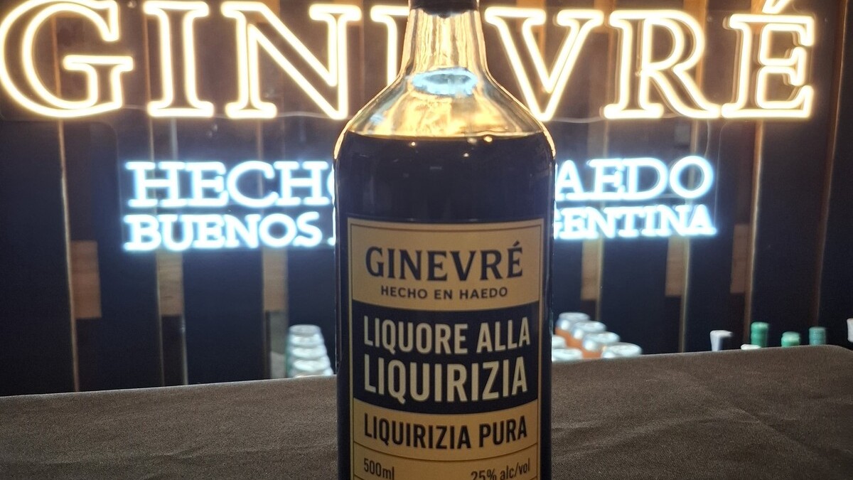 Ginevré, Haedo, destilería