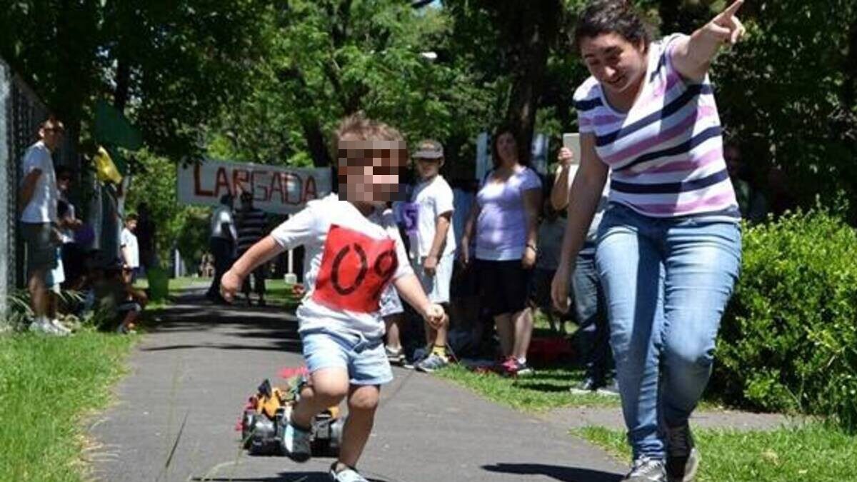 San Isidro, carreras de autitos a piolín