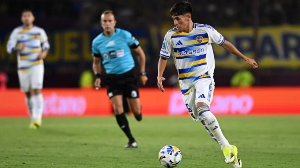 Tomás Aranda, de 18 años, tuvo su primer partido como titular en la primera de Boca en la temporada 2026 y el juvenil fue figura ante Lanús.