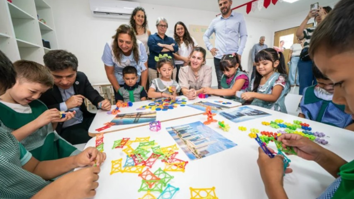 El gobernador Axel Kicillof encabezó este miércoles la inauguración del nuevo edificio del Jardín de Infantes Nº 932 de Moreno