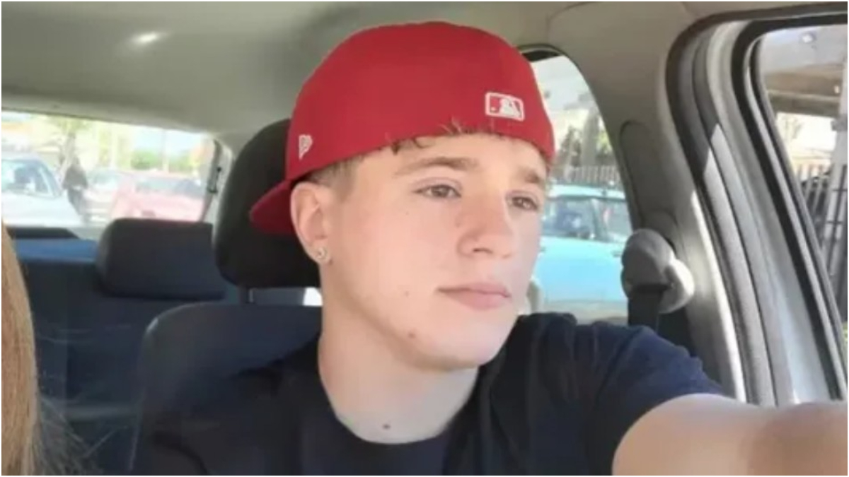 Juan Cruz Leal trabajaba y cursaba el tercer año de Ingeniería en Sistemas en la Universidad de Morón, era programador y estudiaba inglés. Lo mató un policía en Ituzaingó en un posible caso de gatillo fácil.