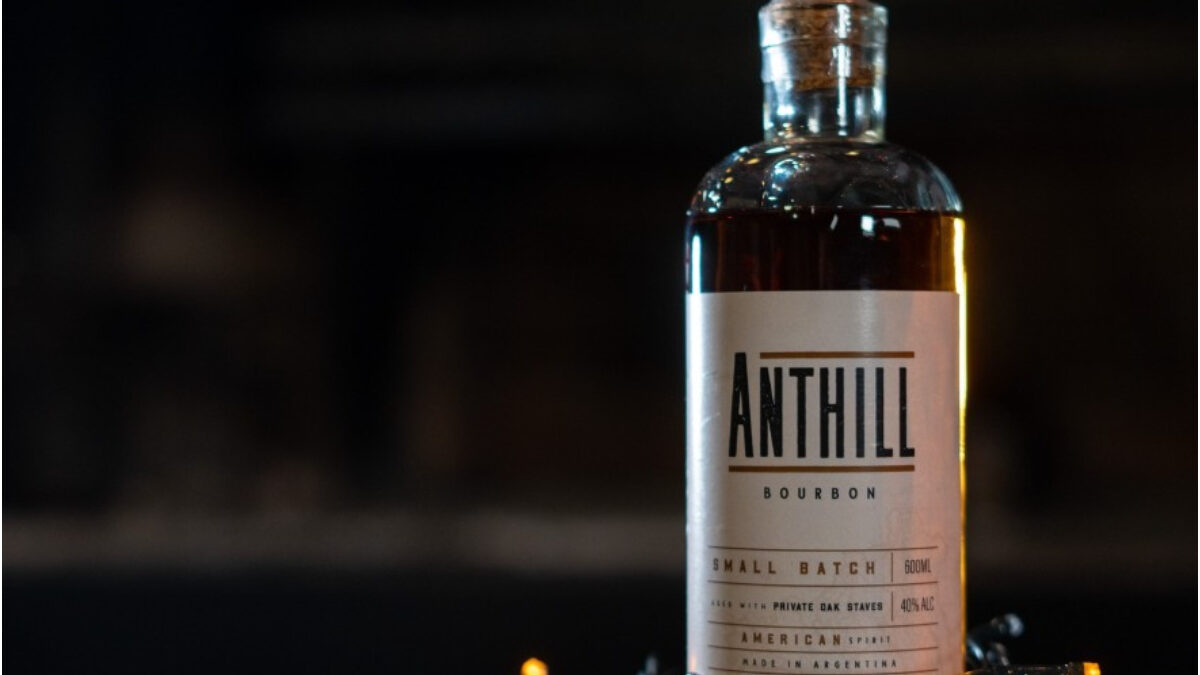 Todo comenzó una noche de asado en la Quinta "El Hormiguero" de Escobar, de ahí el nombre "Anthill Bourbon".