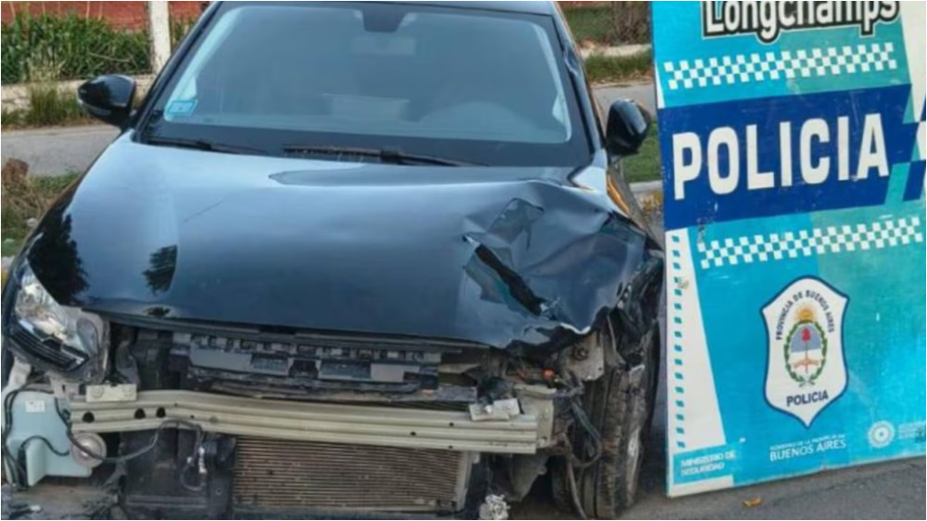 Nair Santoro y su amigo Maxi se encontraban en el boliche La Nueva Reserva de Longchamps cuando un joven intentó propasarse con ella. A la salida los atropelló con su auto.