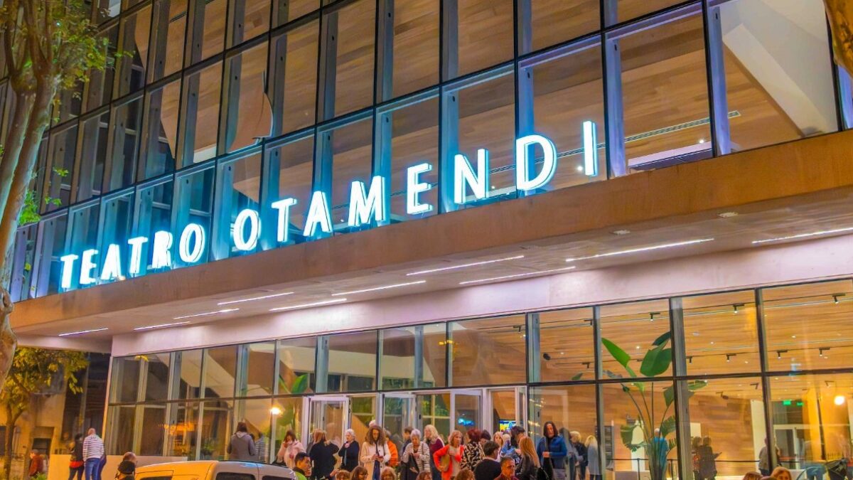 El Teatro Otamendi, en Sarmiento al 1400, pleno centro de San Fernando, es la llave para que los vecinos que vayan a sus funciones obtengan descuentos en restaurantes del distrito.