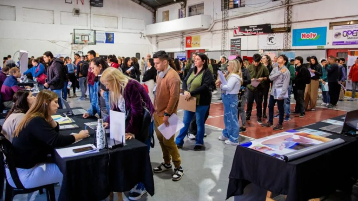 Feria de Empleo, Tres de Febrero