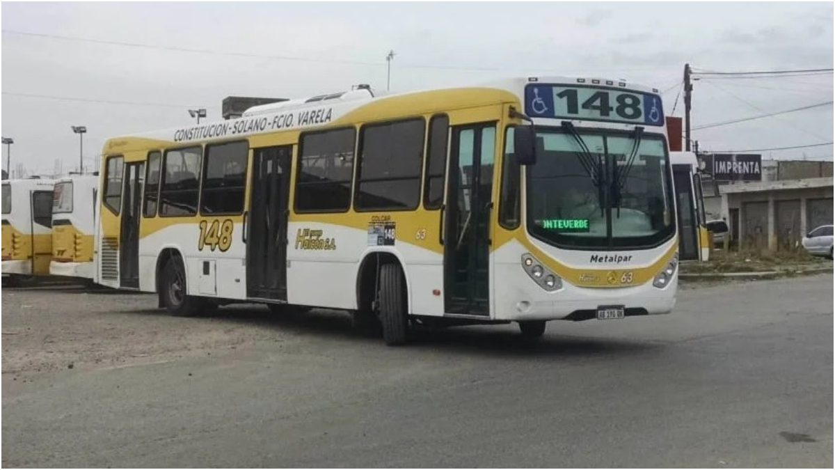 La línea 148 de colectivos ya no corre más y sus recorridos podrían ser repartidos entre las líneas 98 y 22.