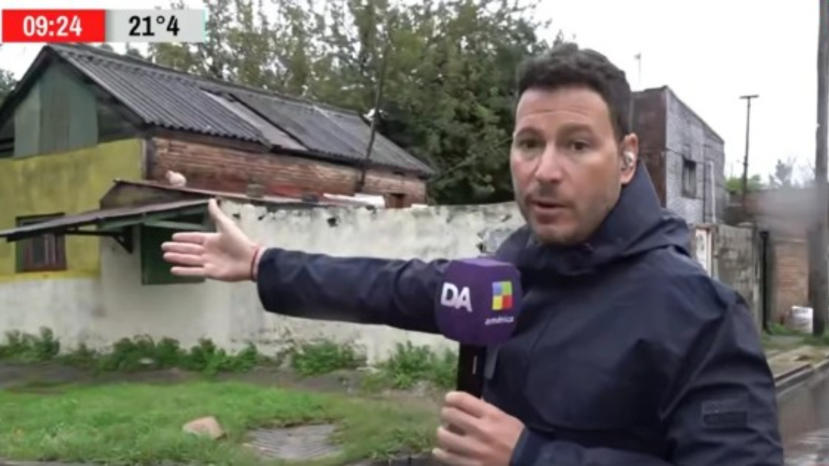 El periodista Fabián Rubino, de A24, fue asaltado esta mañana mienras cubría en vivo las inundaciones que provocó la tormenta en Dock Sud.