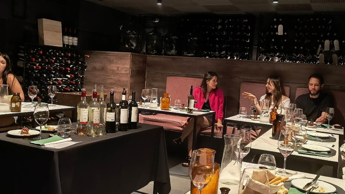 Du Vin Colección, a metros de la estación Florida del tren Mitre, es uno de los locales que celabrará la Noche del Malbec de Vicente López.