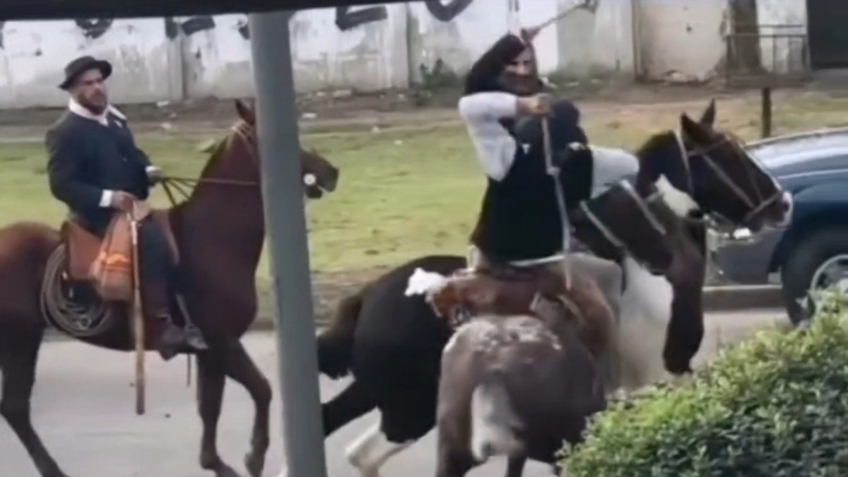 Berazategui, desfile gaucho