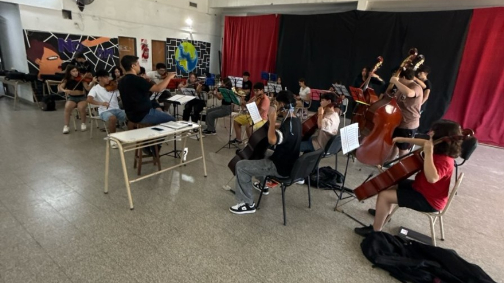 La Orquesta "Arsis", con sede en Monte Grande, fue elegida para participar en la 10ª Academia Musical de la Orquesta Francesa de Jóvenes Talentos. Los chicos necesitan ayuida para costear el viaje.