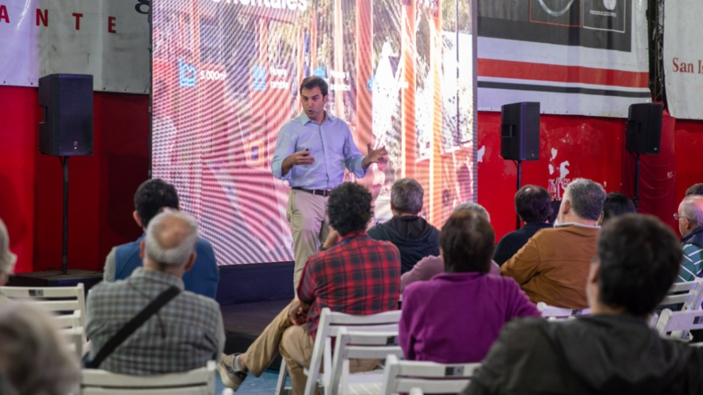 En una reunión abierta, realizada en el Club Social Boulogne y frente a vecinos de Villa Adelina y Boulogne, Ramón Lanús realizó la rendición de cuentas de gestión y presentó el plan del 2026.