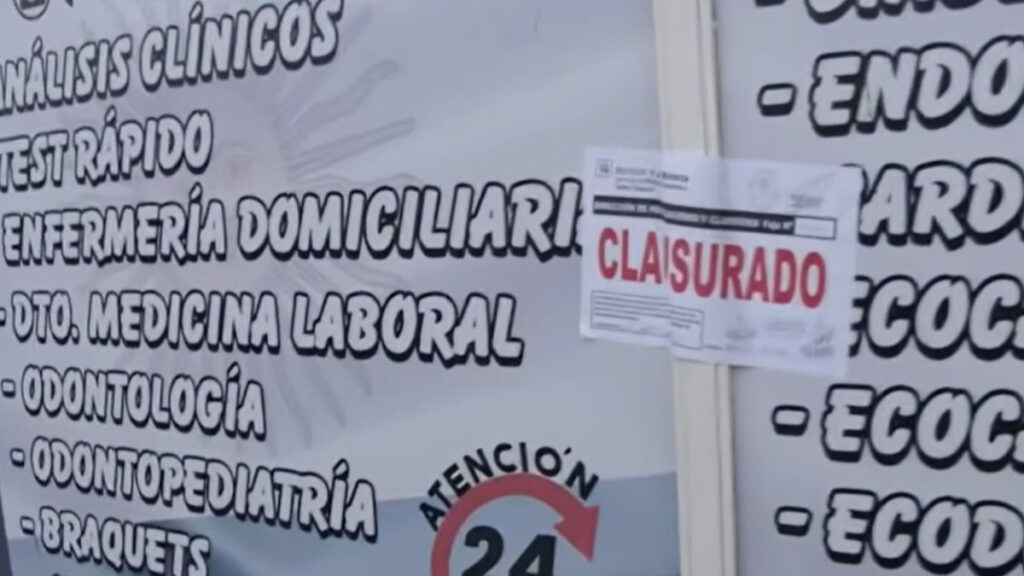 La falsa clínica "Argentina Salud" de González Catán fue clausurada por la Municipalidad de La Matanza mientras avanza la investigación sobre las irregularidades que se cometían en el lugar.