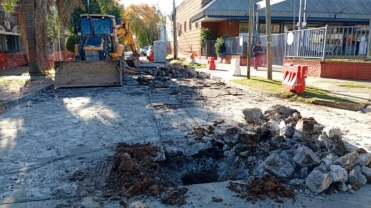 Ahora los trabajos del plan de reparación de calles y veredas se focaliza en la zona céntrica de San Isidro, luego de haber pasado ya por varias localidades del distrito.