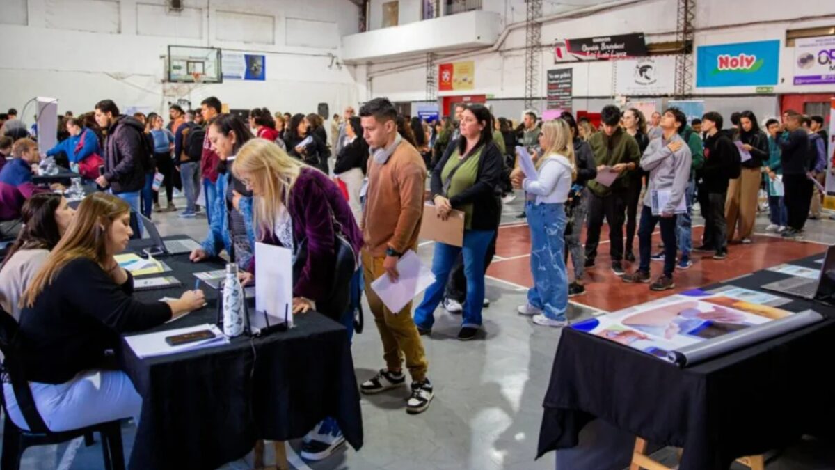 Tres de Febrero, Feria de Empleo