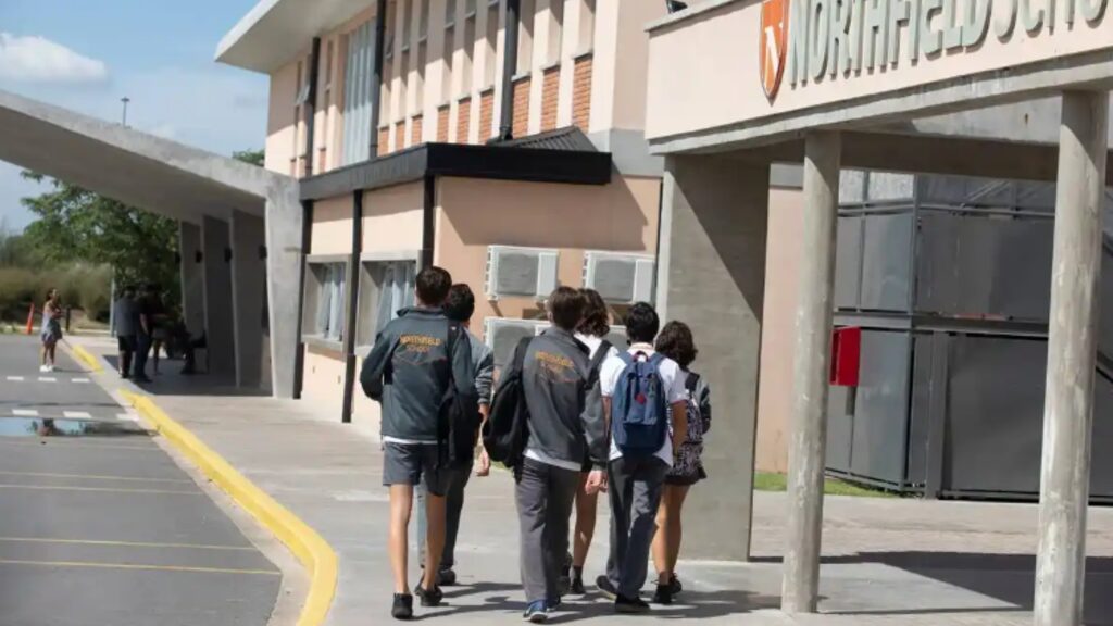 Escobar, mundial, escuelas
