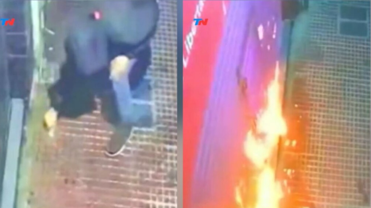 El momento en que el delincuentes inicia el fuego en el local de Ciudad Jardín El Libertador, en San Martín.